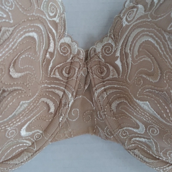 Playtex Secrets Side Smoothing Embroidered Underwire Bra 36DD Nude Tan - Picture 6 of 15